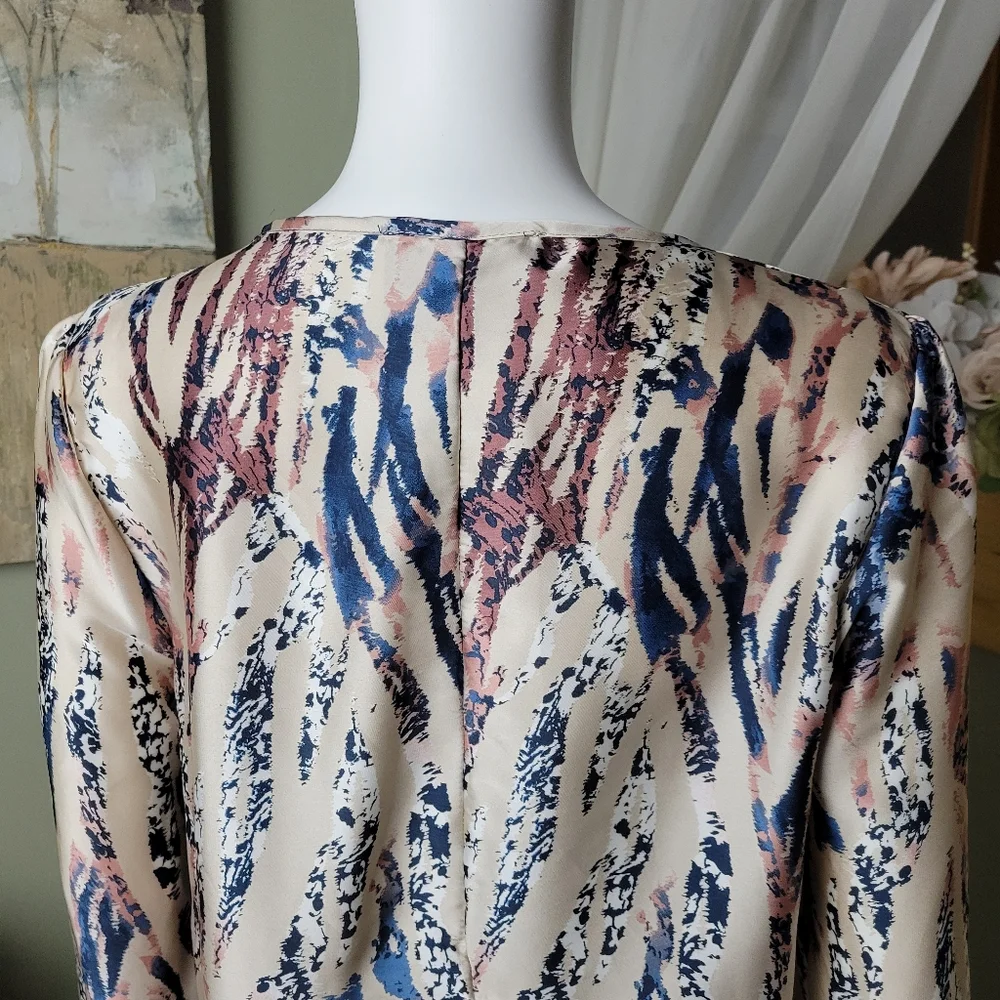 NWT Beautiful Faux Wrap Blouse - Picture 9 of 16